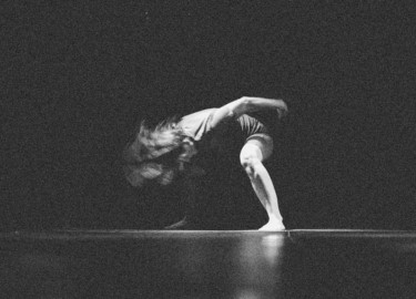 AYESKA ARIZA: CAIA POR TERRA